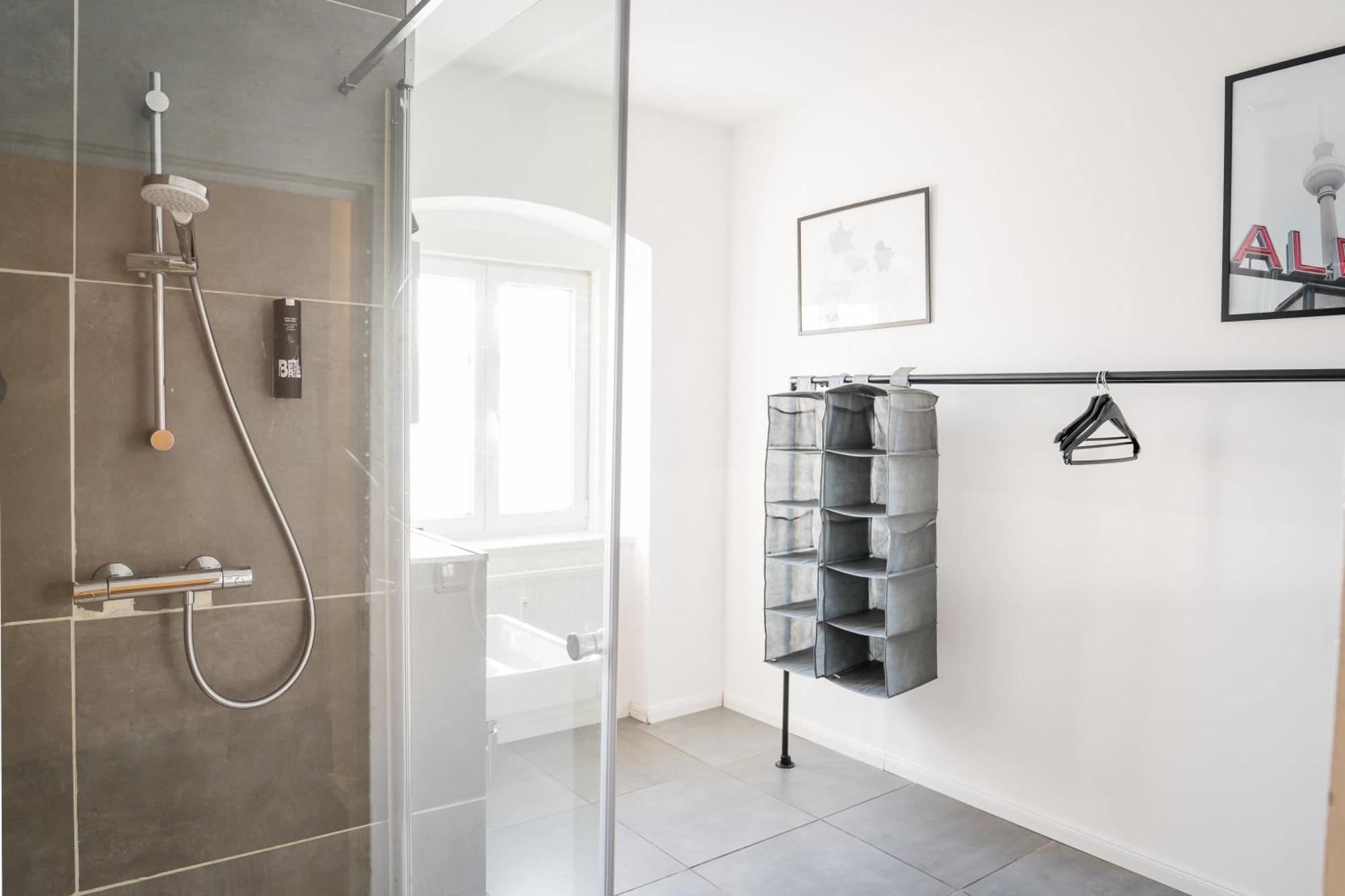 Three Bedroom Plus Big Kitchen Plus Selfcheckin Plus Street Parking Berlin Bagian luar foto