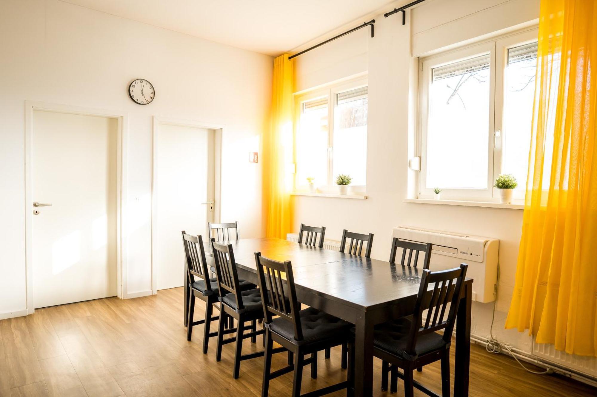 Three Bedroom Plus Big Kitchen Plus Selfcheckin Plus Street Parking Berlin Bagian luar foto